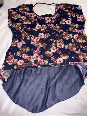 Julie’s Closet Navy Floral High-Low Blouse with Pink Rose Print 3X vintage style